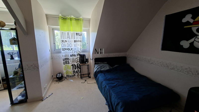 Maison - 237 m² - 7 pièces