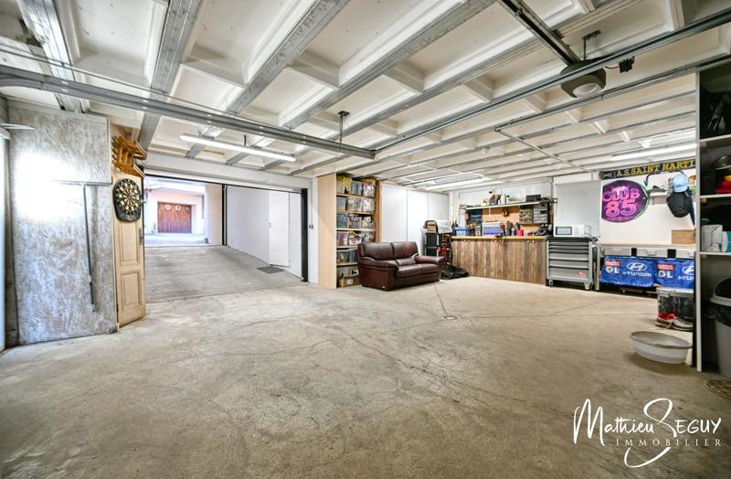 Maison - 284 m² - 10 pièces