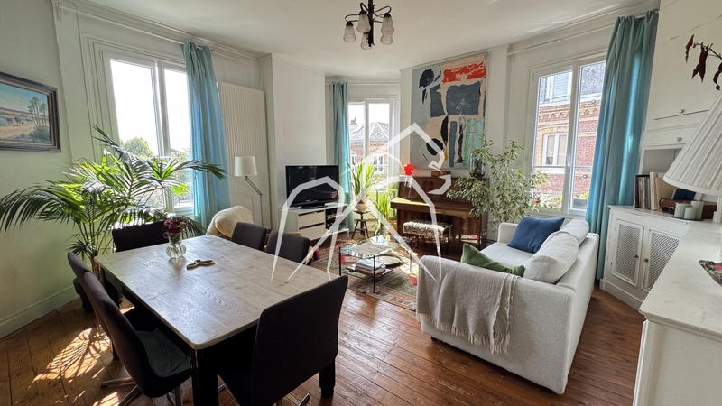 Appartement - 90 m² - 4 pièces