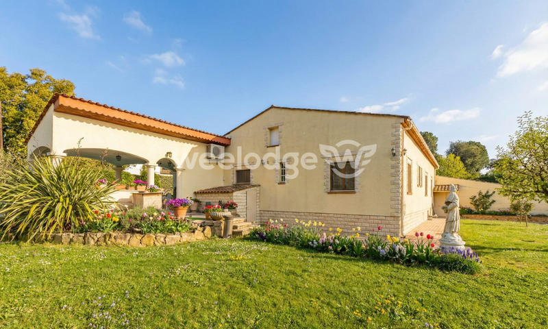 Maison traditionnelle - 225 m² - 9 pièces