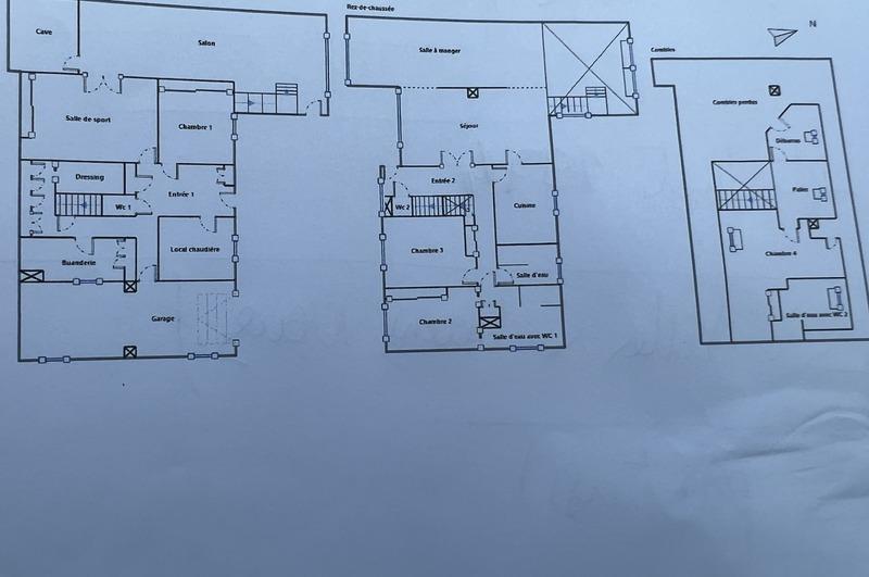 Maison - 284 m² - 9 pièces