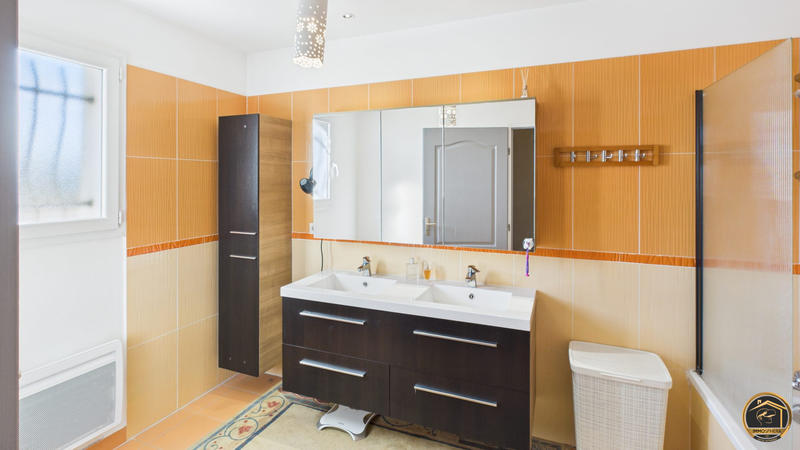 Maison traditionnelle - 100 m² - 5 pièces