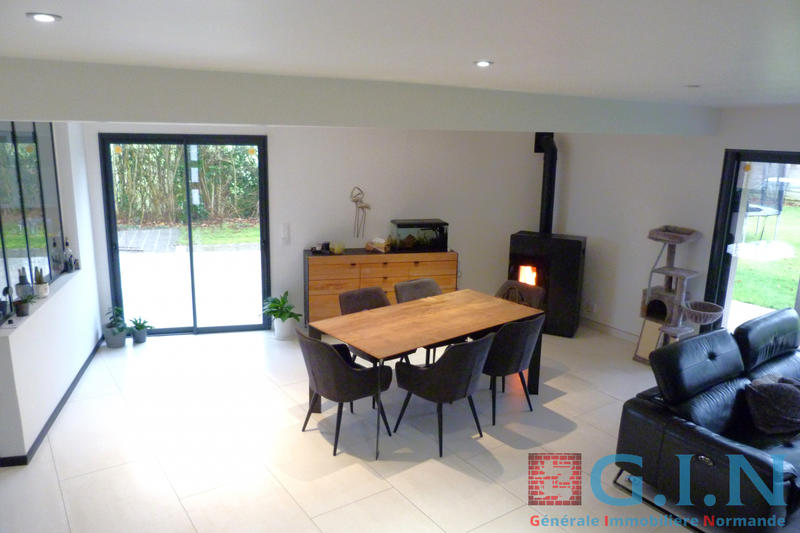 Maison - 200 m² - 8 pièces