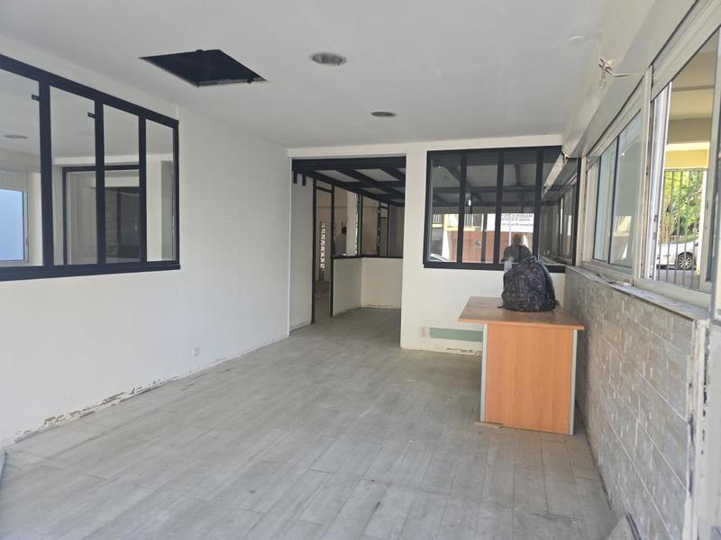 Local commercial - 140 m²