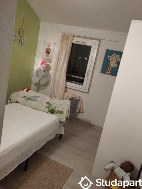 Chambre - 12 m² - 1 pièce