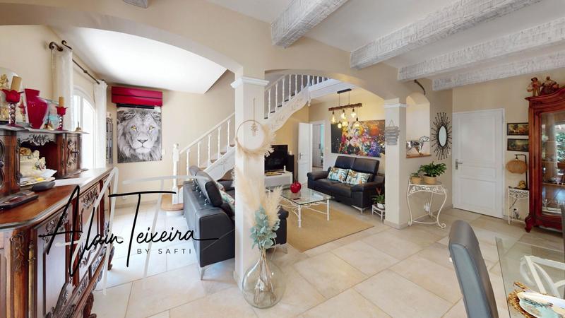 Maison - 160 m² - 8 pièces