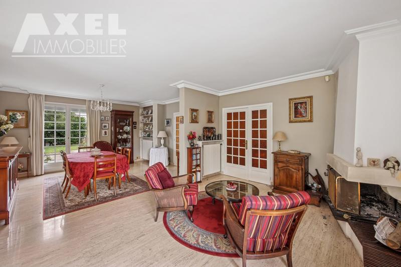 Maison - 225 m² - 6 pièces