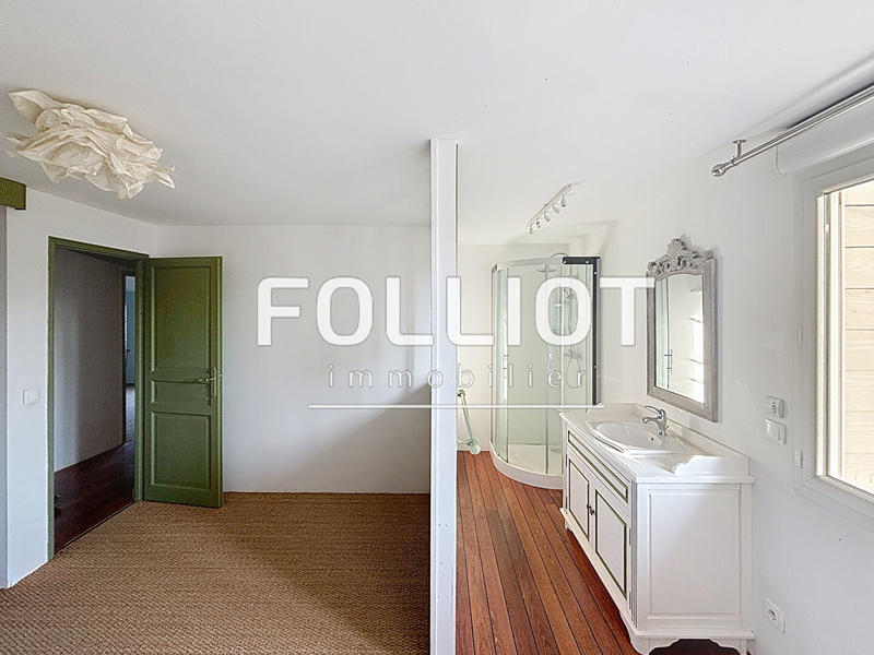 Local d'activité / Entrepôt - 380 m² - 5 pièces