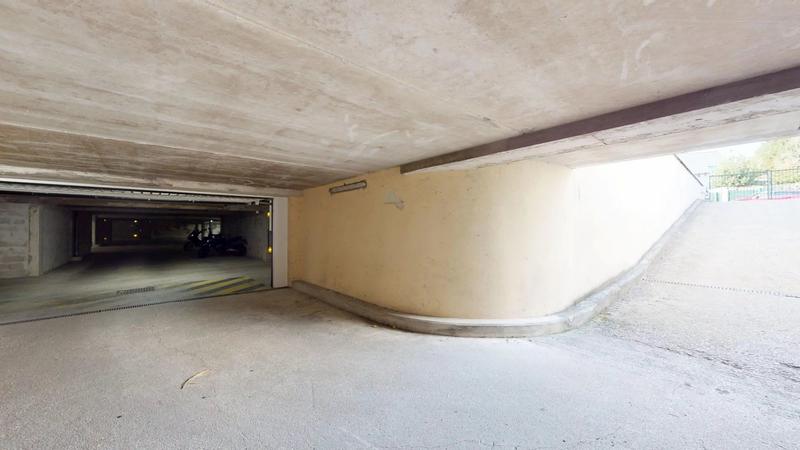 Parking / Garage - 22 m²