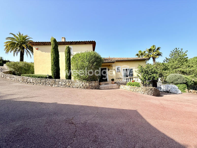 Villa - 205 m² - 7 pièces