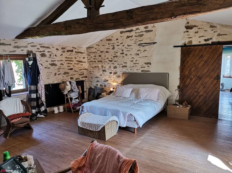 Maison - 300 m² - 9 pièces