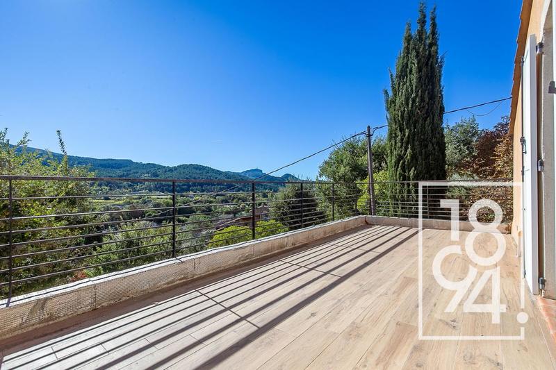 Moulin - 190 m² - 5 pièces