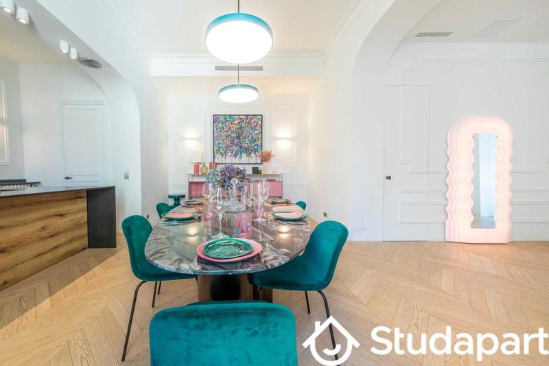 Appartement - 160 m² - 5 pièces