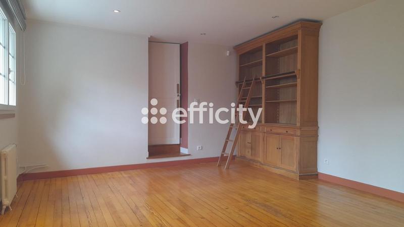 Maison - 180 m² - 7 pièces