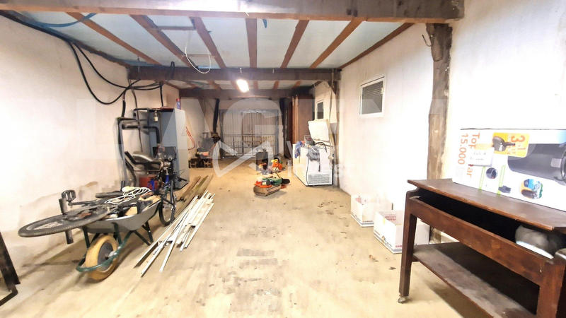 Maison - 230 m² - 7 pièces