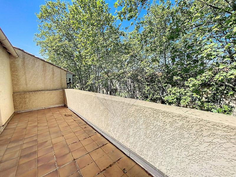 Immeuble - 234 m² - 9 pièces