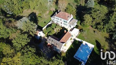 Maison - 607 m² - 22 pièces