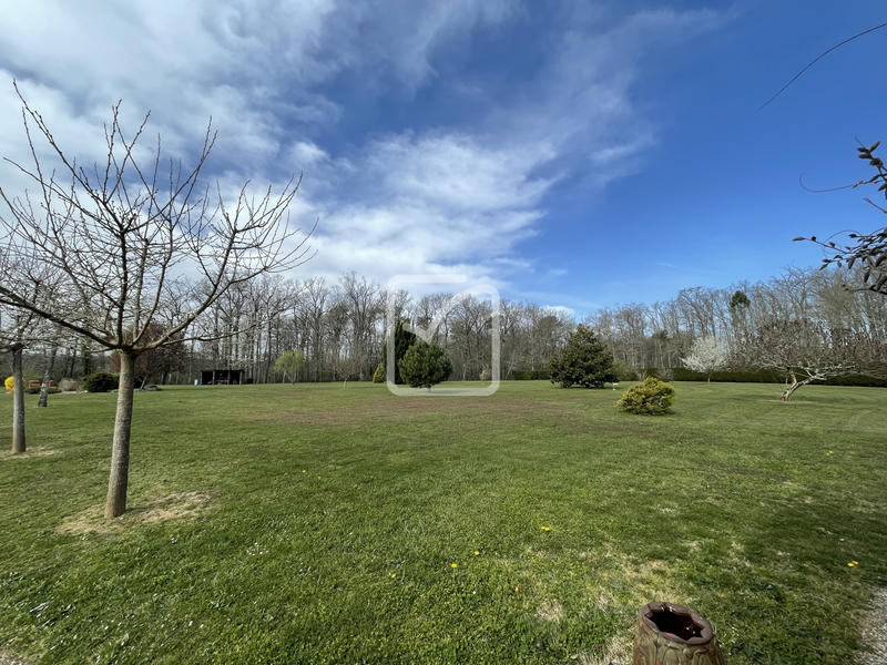 Maison - 435 m² - 14 pièces