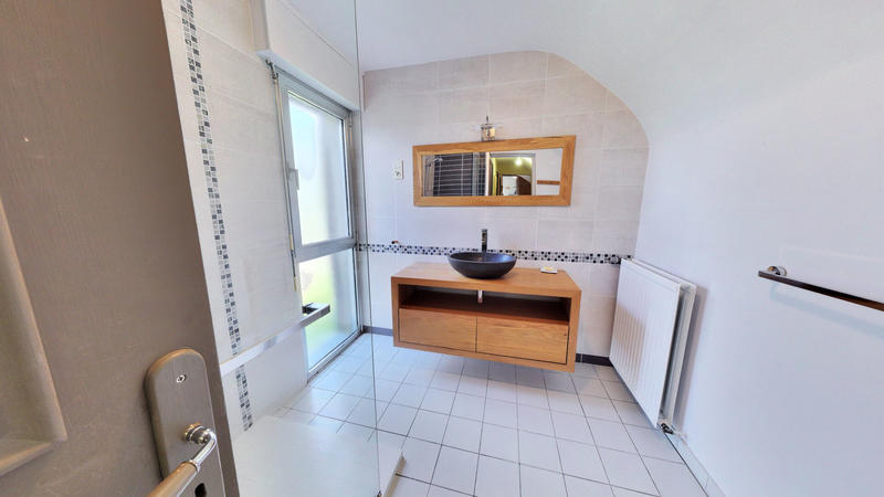 Maison - 178 m² - 9 pièces