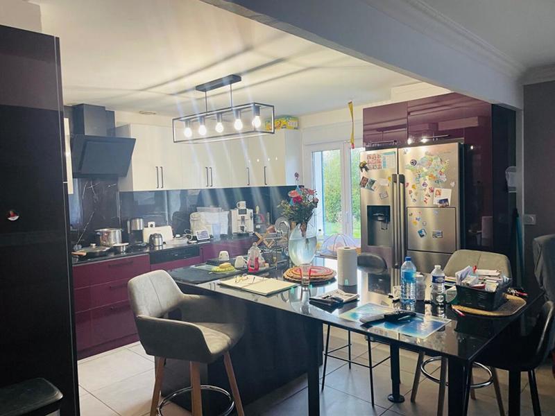 Maison - 200 m² - 7 pièces