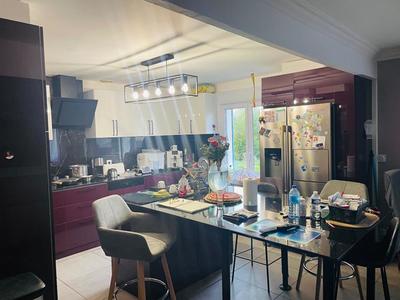 Maison - 200 m² - 7 pièces