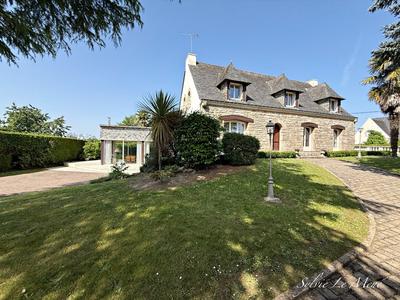 Maison - 245 m² - 7 pièces