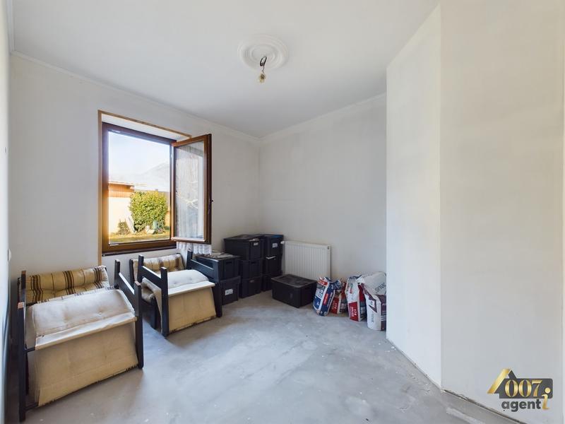 Maison - 243 m² - 9 pièces