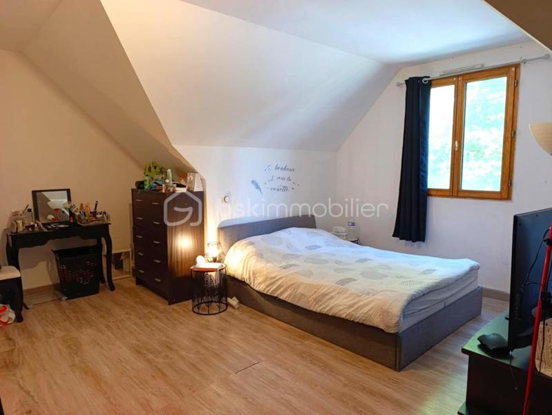 Maison traditionnelle - 153 m² - 6 pièces