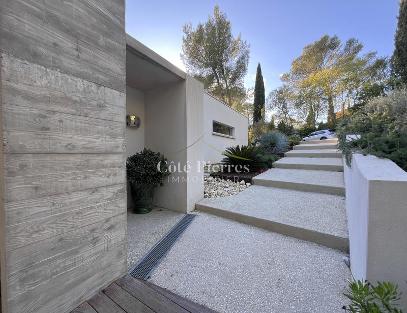 Villa - 172 m² - 6 pièces