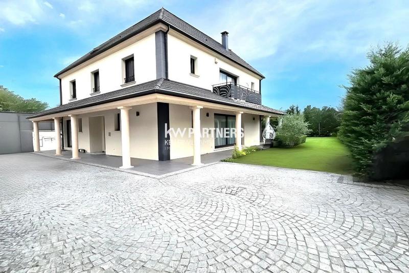 Maison d'architecte - 446 m² - 9 pièces