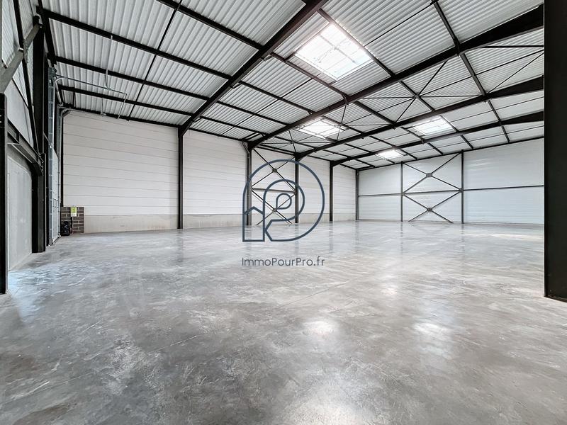 Local d'activités - 683 m²