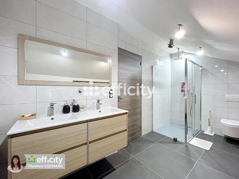 Maison - 408 m² - 13 pièces