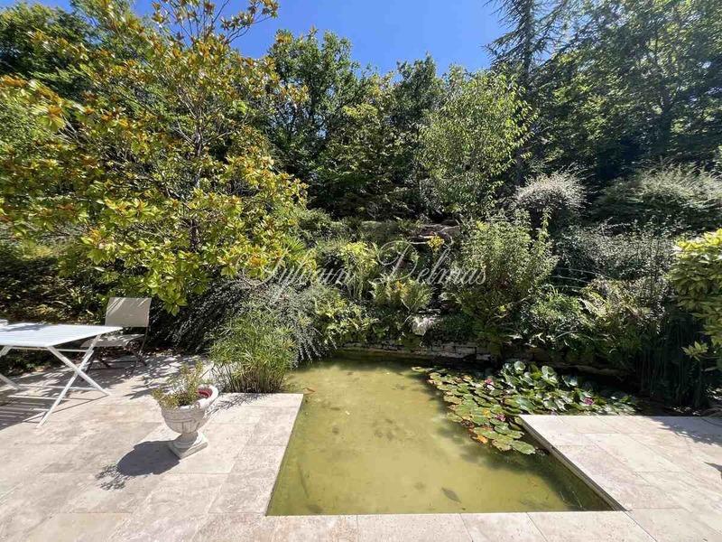 Maison - 220 m² - 7 pièces