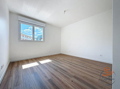 Appartement - 140 m² - 4 pièces