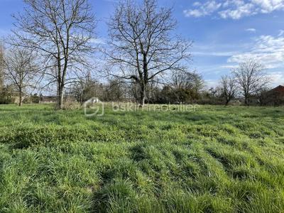 Terrain constructible - 908 m²