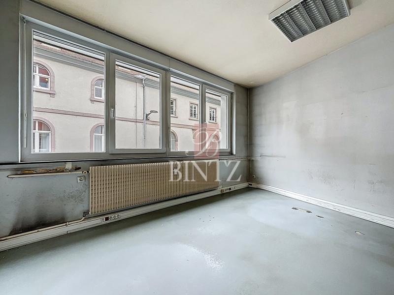 Bureau - 110 m² - 5 pièces