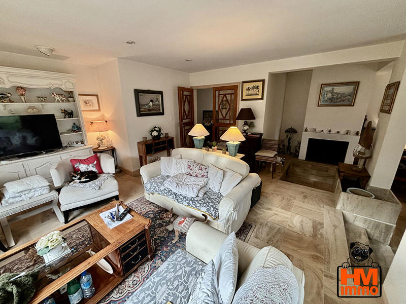 Maison - 195 m² - 9 pièces