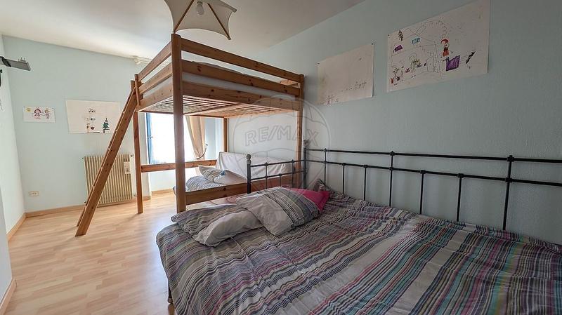 Maison - 210 m² - 9 pièces