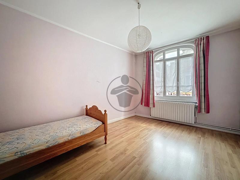 Immeuble - 131 m² - 9 pièces