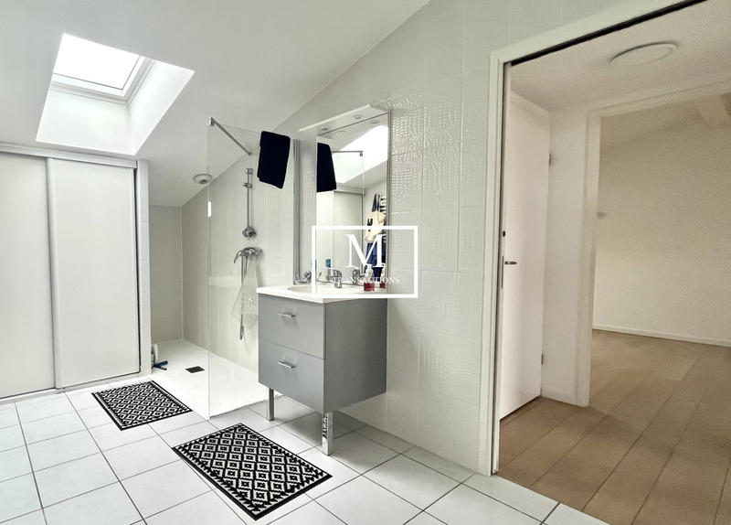 Appartement - 90 m² - 3 pièces