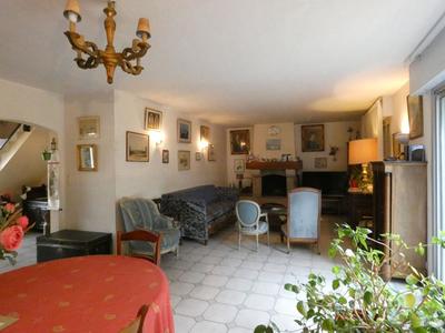 Maison - 180 m² - 7 pièces