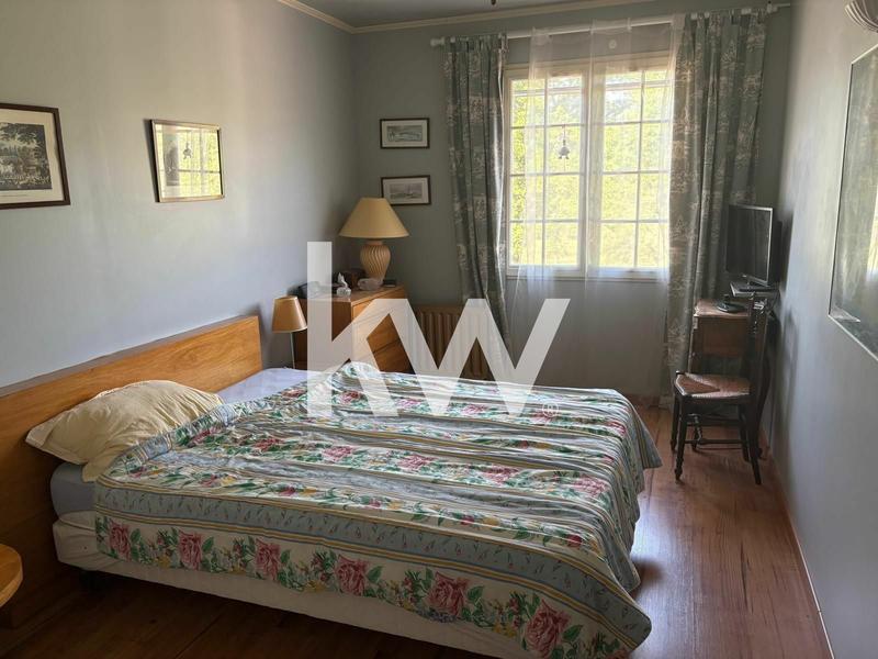 Maison - 182 m² - 6 pièces