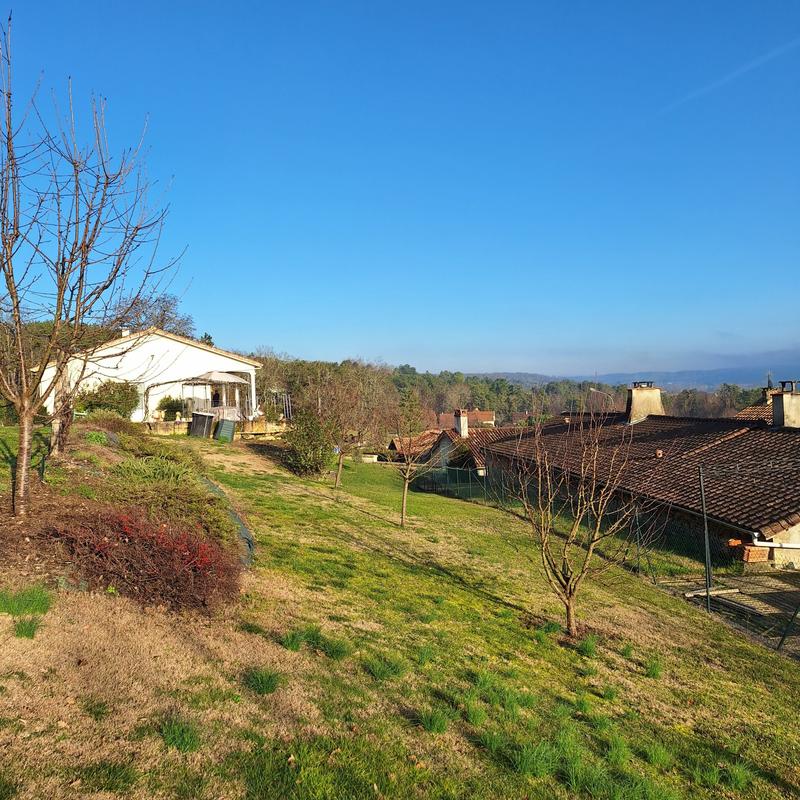 Maison - 235 m² - 7 pièces