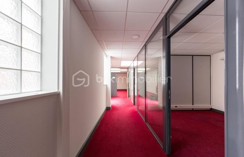 Local commercial - 200 m² - 7 pièces