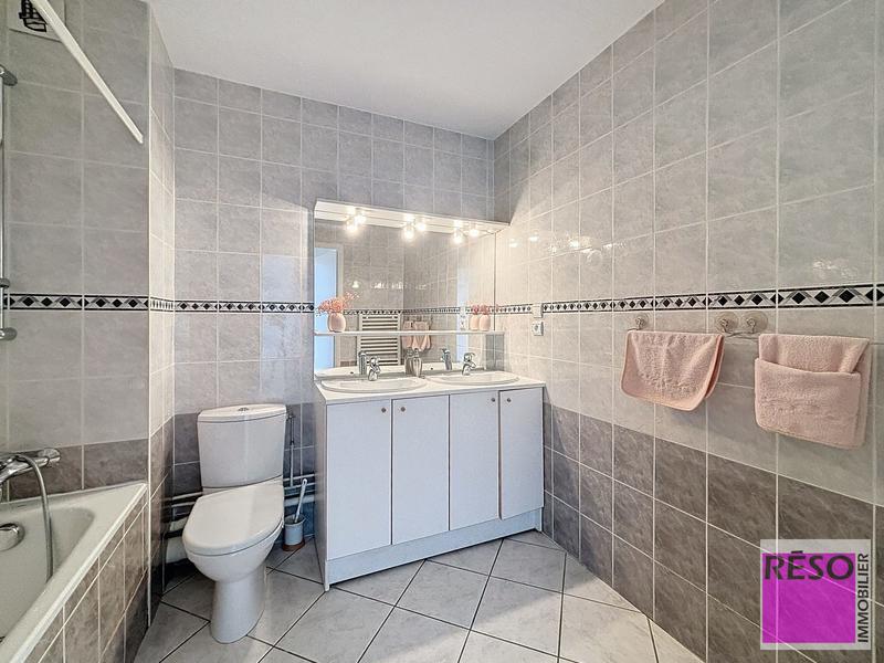 Appartement - 93 m² - 3 pièces