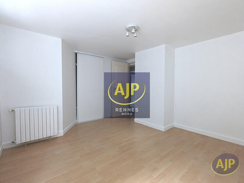 Maison - 220 m² - 10 pièces