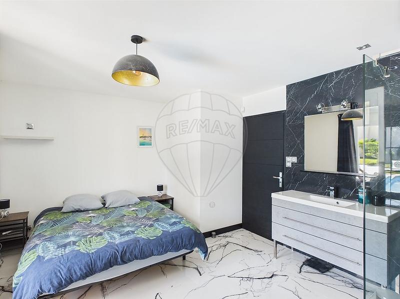 Maison - 172 m² - 5 pièces