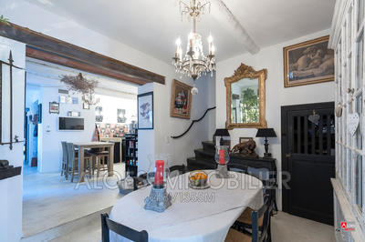 Maison - 220 m² - 7 pièces