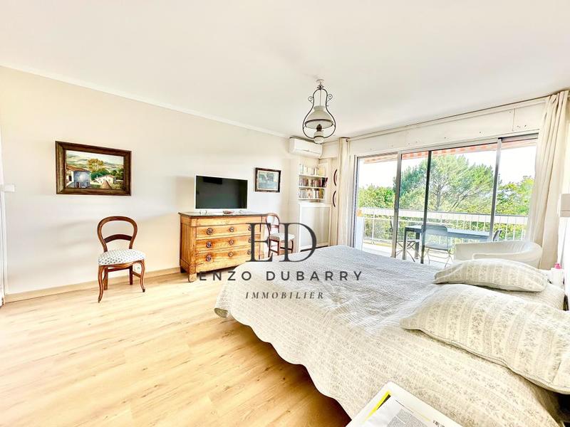 Appartement - 175 m² - 6 pièces