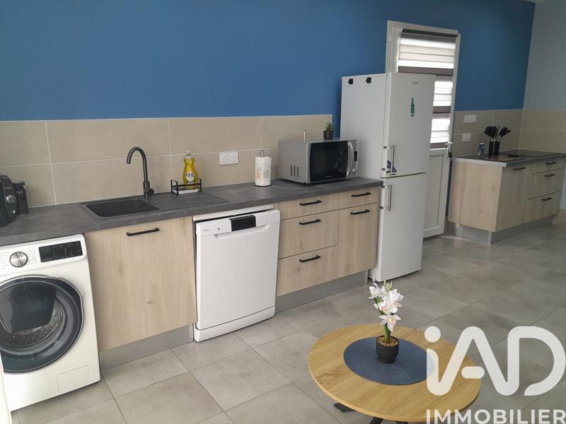 Maison - 220 m² - 8 pièces